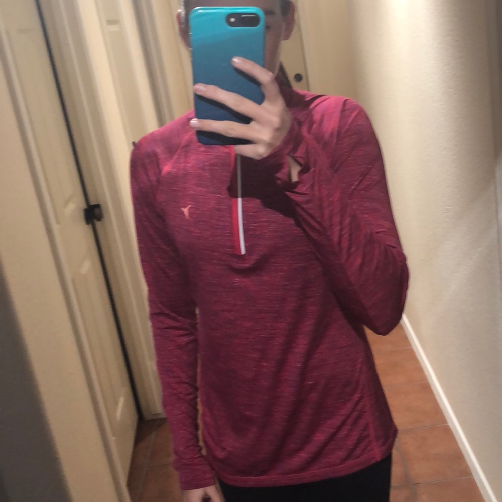Old navy active go-dry pullover.